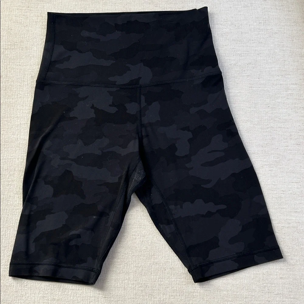 Lullulemon Black Camo High-Waisted Shorts Cycling Shorts‎  Size 8